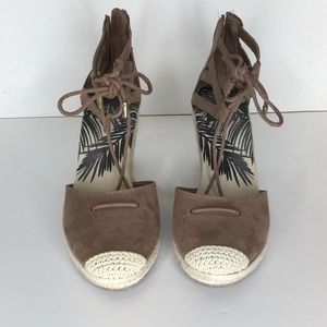 DV Dolce Vita tan espadrilles size 8.5